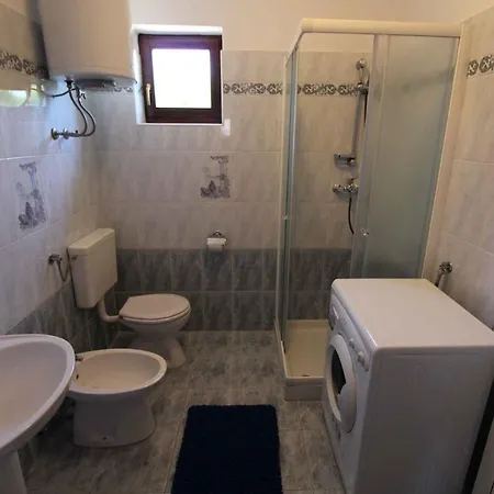 בית נופש House And In 8758 לאבין