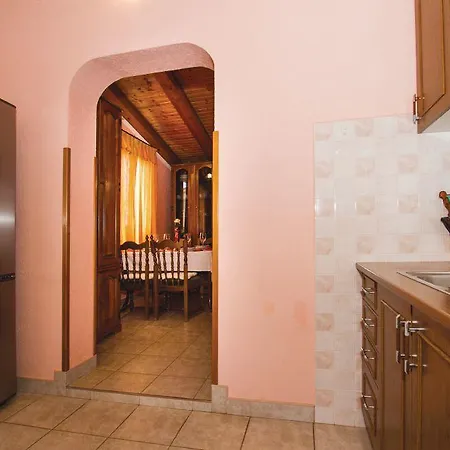 House And In 8758 * Labin (Istria)