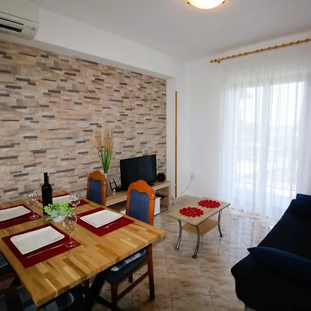 בית נופש House And In 8758 לאבין